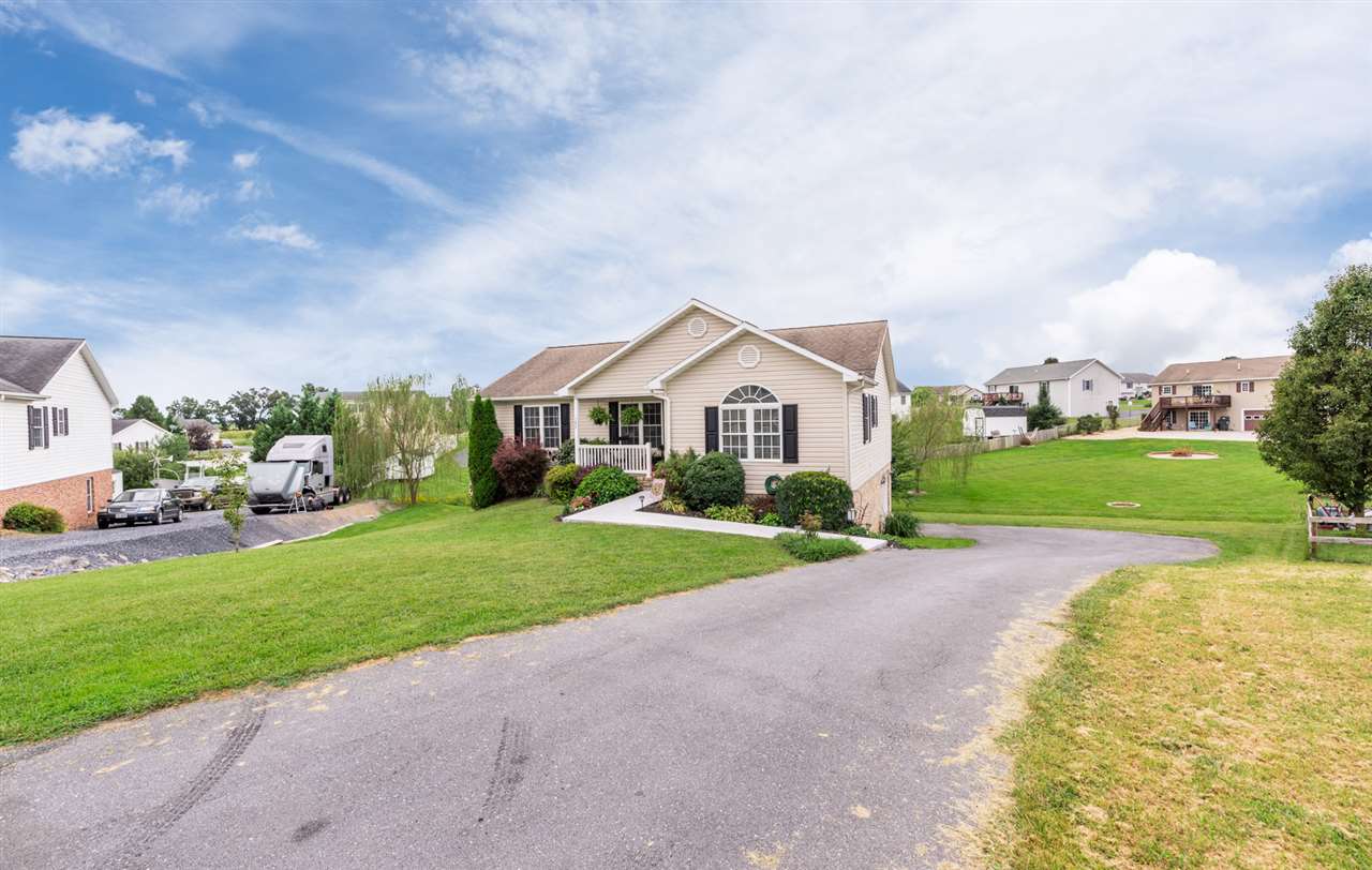 123 South Foxhall Ln, Weyers Cave, Virginia, 24486 Real Estate