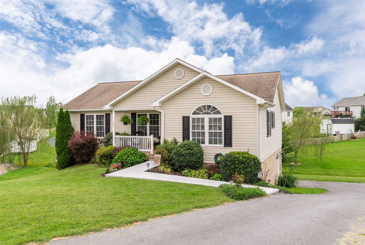 123 South Foxhall Ln, Weyers Cave, Virginia, 24486 Real Estate