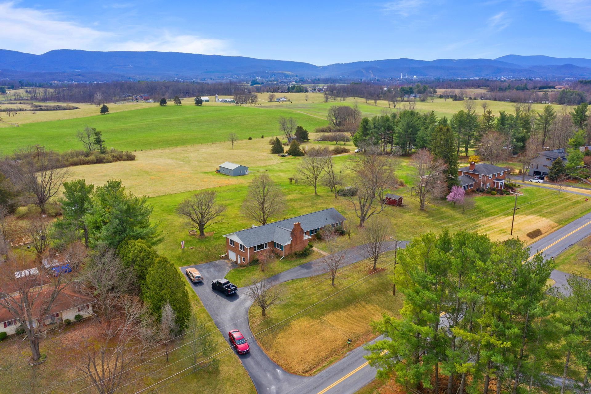 233 Cattle Scales Rd, Waynesboro, Virginia, 22980 Real Estate