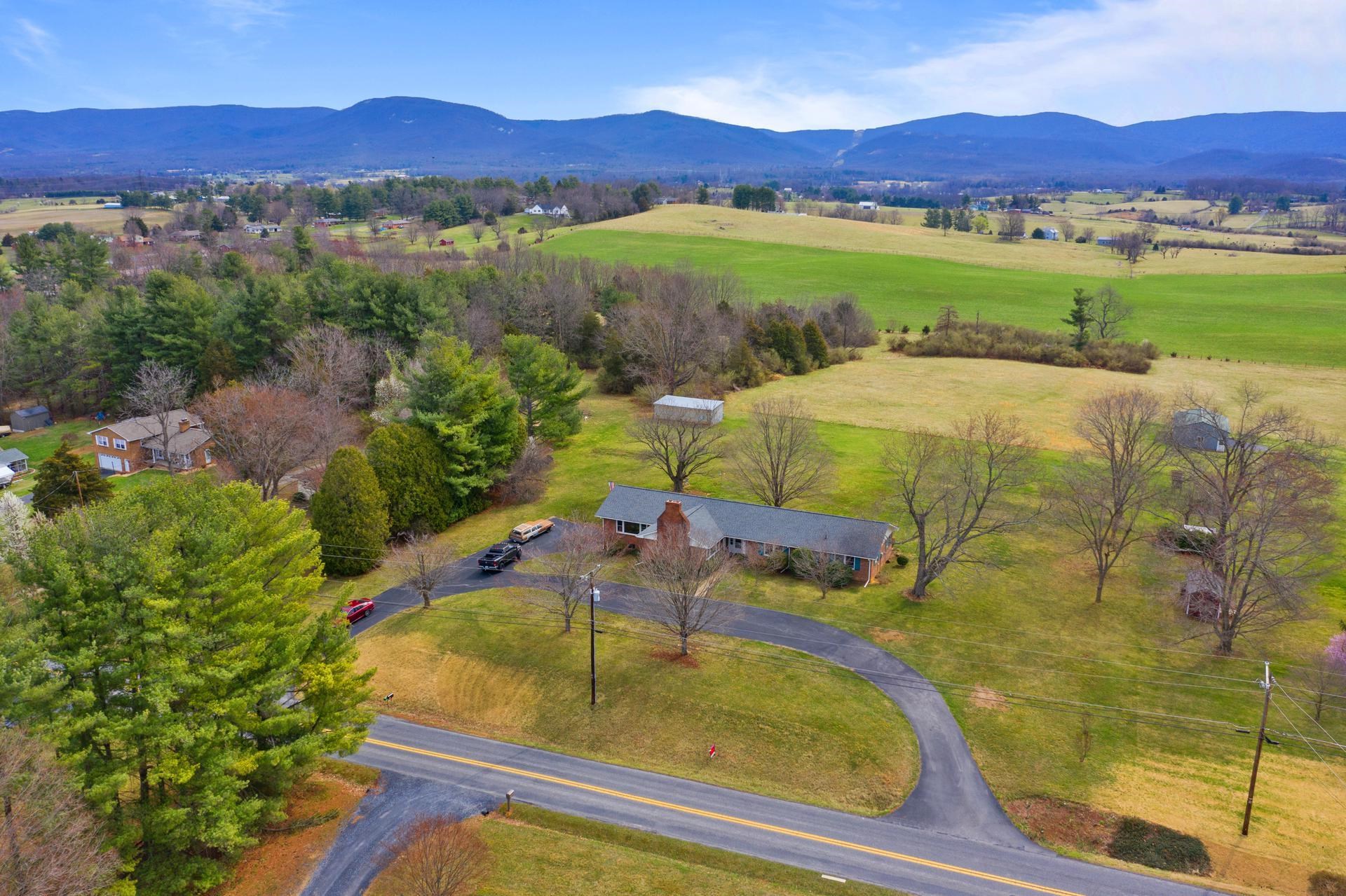 233 Cattle Scales Rd, Waynesboro, Virginia, 22980 Real Estate