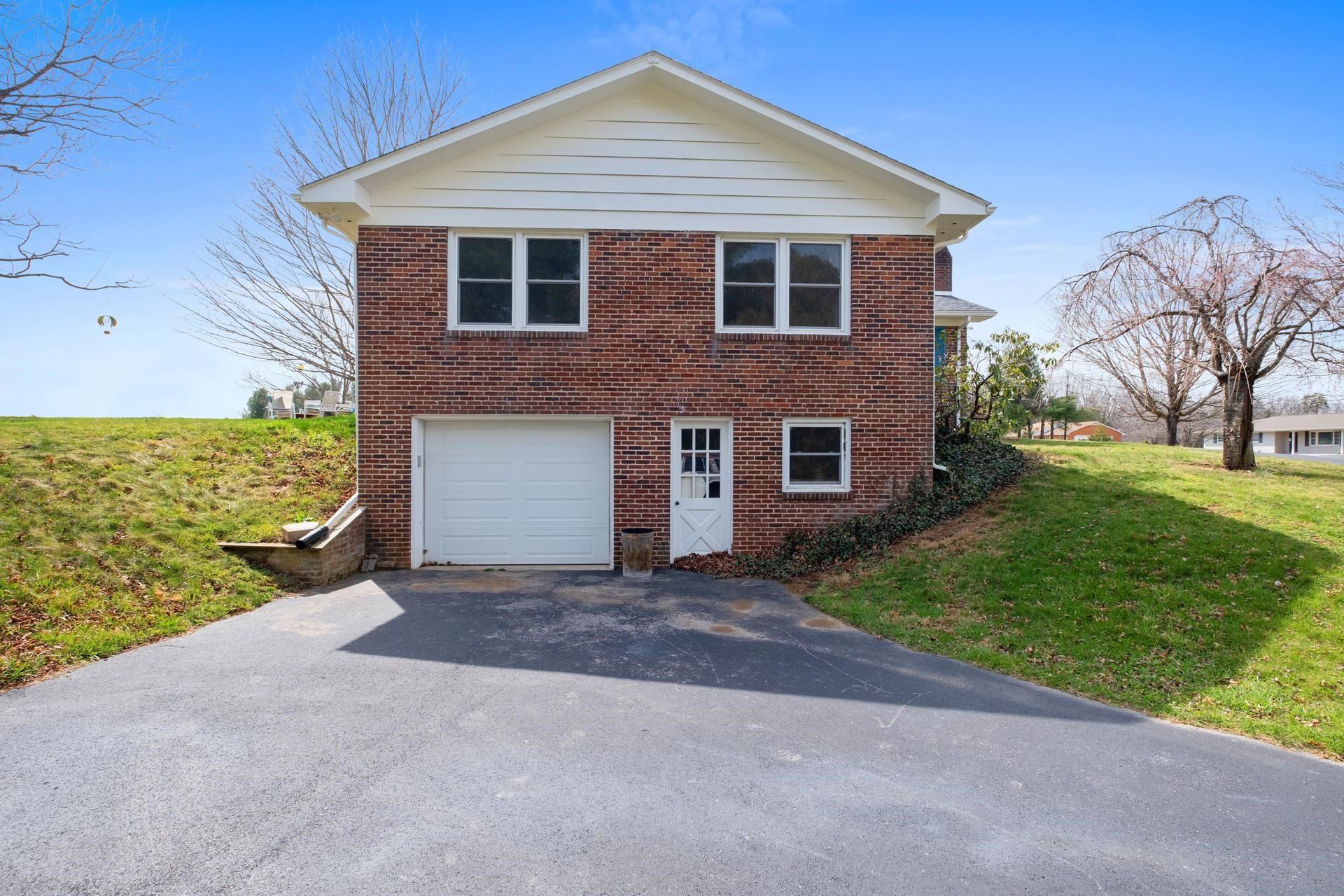 233 Cattle Scales Rd, Waynesboro, Virginia, 22980 Real Estate