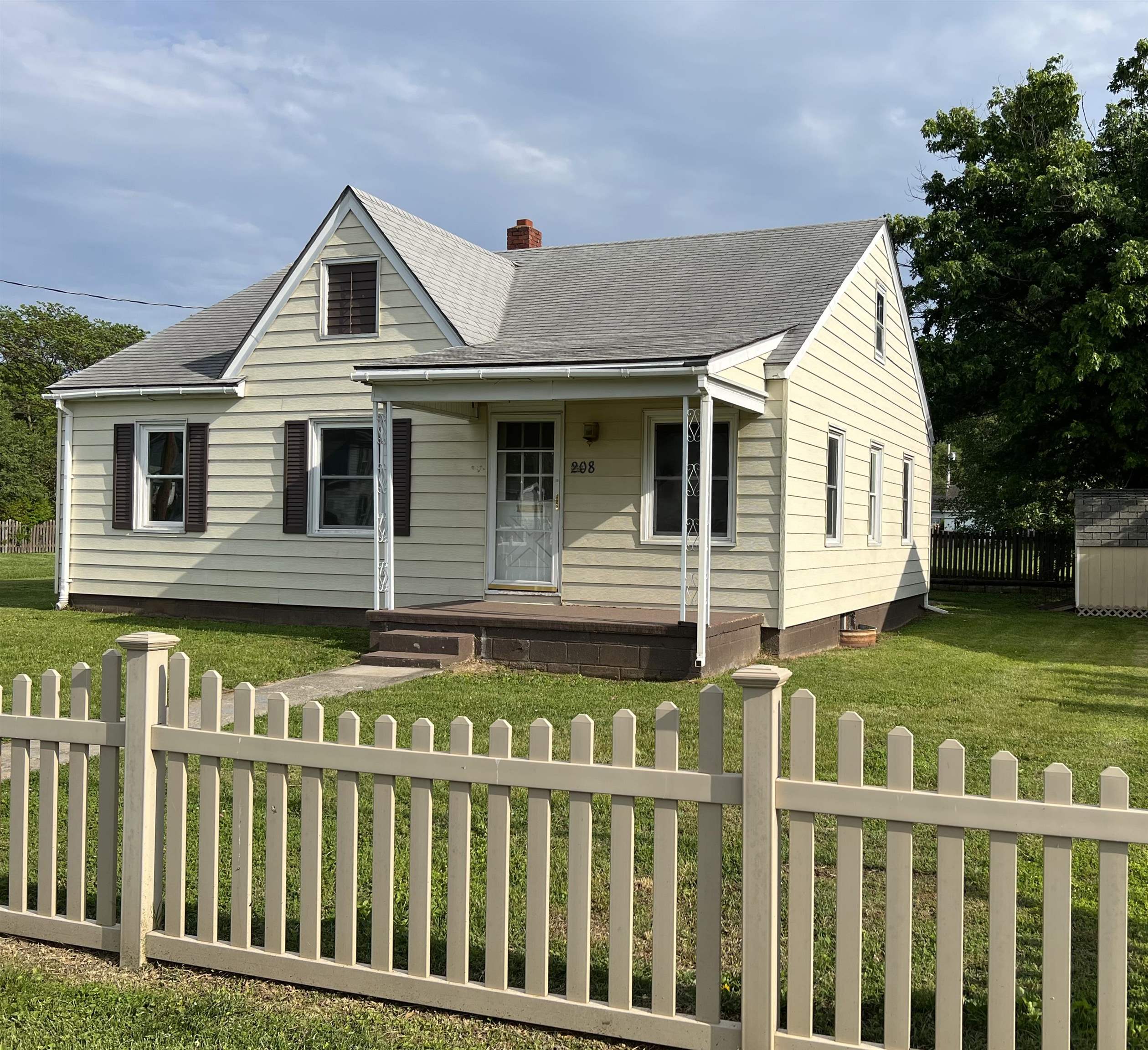 208 E Spotswood Ave, Elkton, Virginia, 22827 Real Estate PlusReal Estate Plus