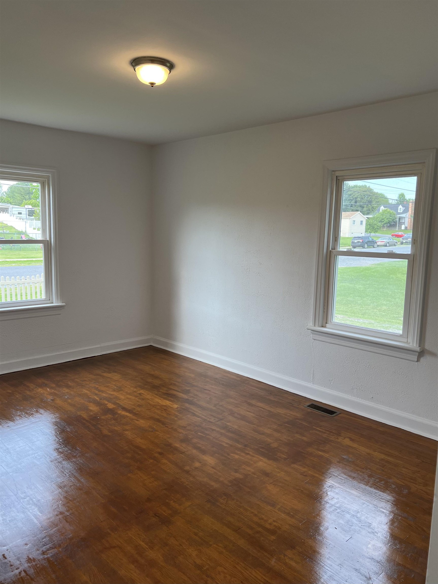 208 E Spotswood Ave, Elkton, Virginia, 22827 Real Estate PlusReal