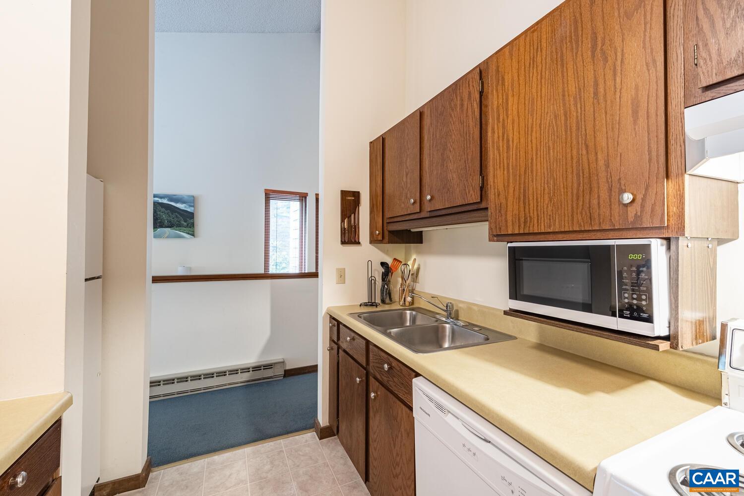 612 White Oak Condos, Roseland, Virginia, 22967 Real Estate PlusReal