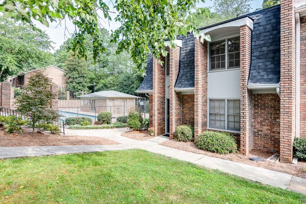 70 Old Ivy Road NE 33, Atlanta, GA, 30342 Ansley Atlanta
